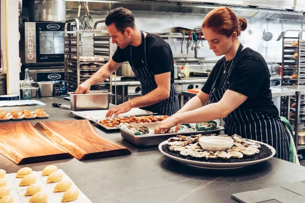 Staffing Still Sucks? Here’s How Restaurants Are Making It Work in 2025 1 Restaurant staffing 2025